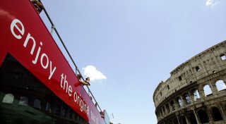Более 100 туристических автобусов заблокировали центр Рима