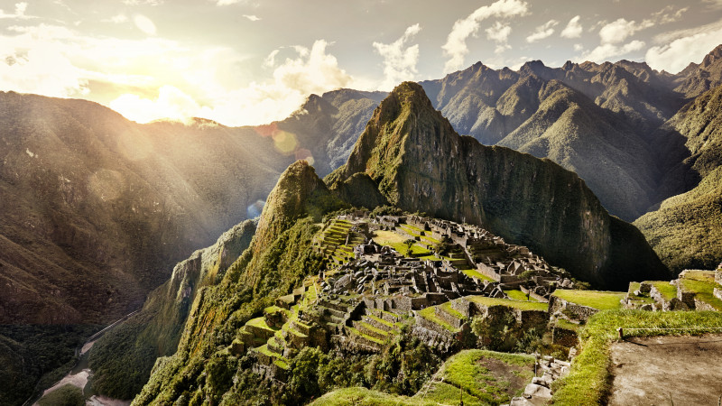 Вид на древний город инков Мачу-Пикчу, Перу @Shutterstock