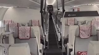 Самолет без пассажиров удивил казахстанцев: "идеальный рейс для стюардессы"