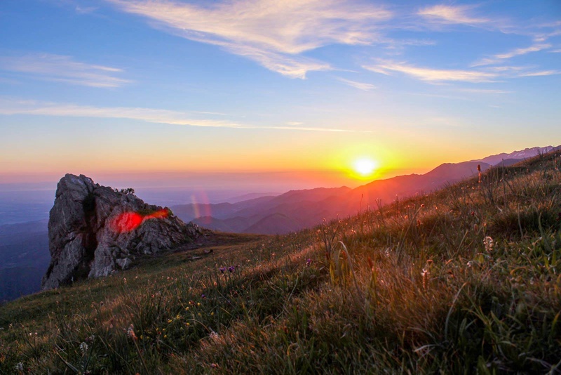 Рассвет в горах алтая фото