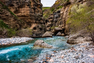 Каньон Аксу недалеко от Шымкента. В нашей стране невероятно красивая природа и этот каньон тому подтверждение.