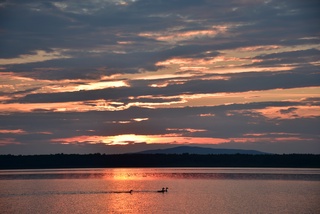 На заката на озере Катарколь